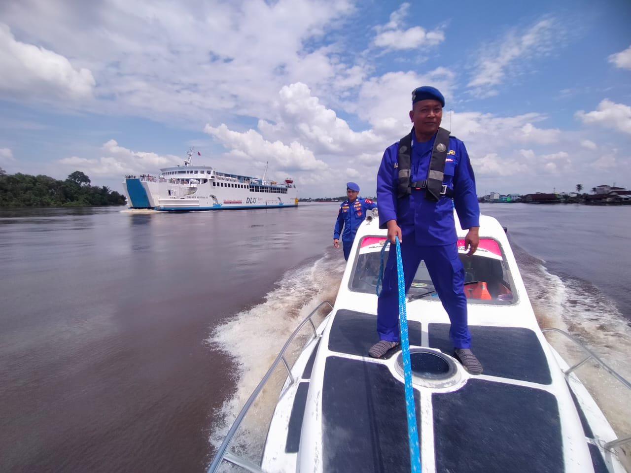 Antisipasi Gangguan Kamtibmas, Ditpolairud Polda Kalteng Patroli Di Pelabuhan Habaring Hurung Sampit