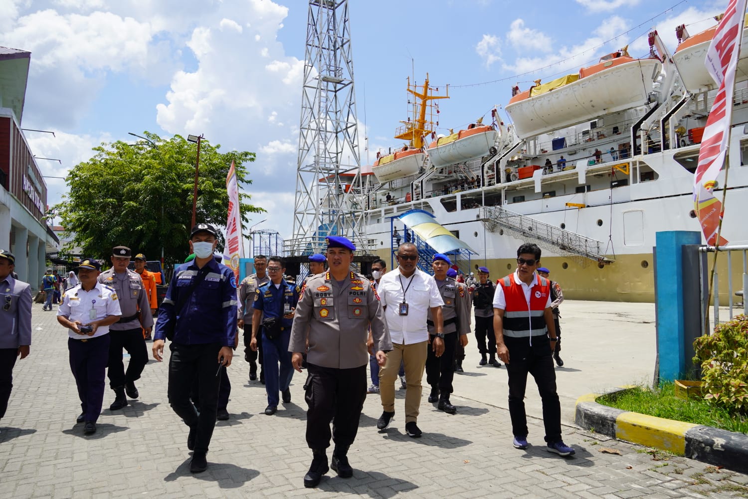 Dirpolairud Cek Personel Pengamanan Di Pelabuhan Panglima Utar Kumai