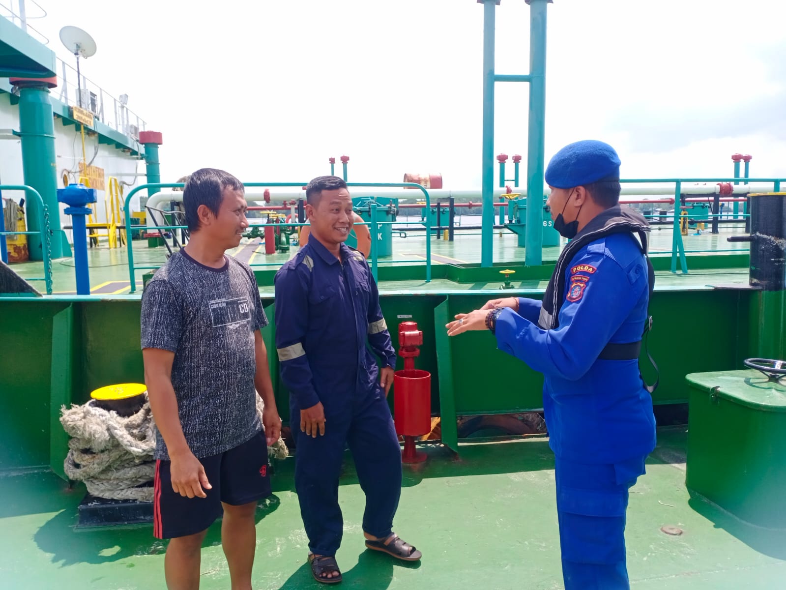 Antisipasi Cuaca Ekstrem, Personel Kapal Polisi XVIII-1005 Ditpolairud Polda Berikan Imbauan
