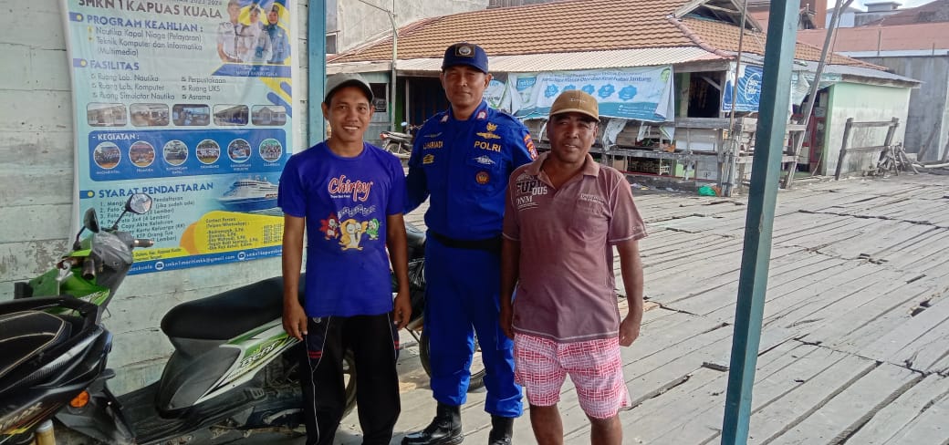 Sambang Warga Bahaur, Ditpolairud Sampaikan Pesan Kamtibmas Dengan Ngobrol Santai