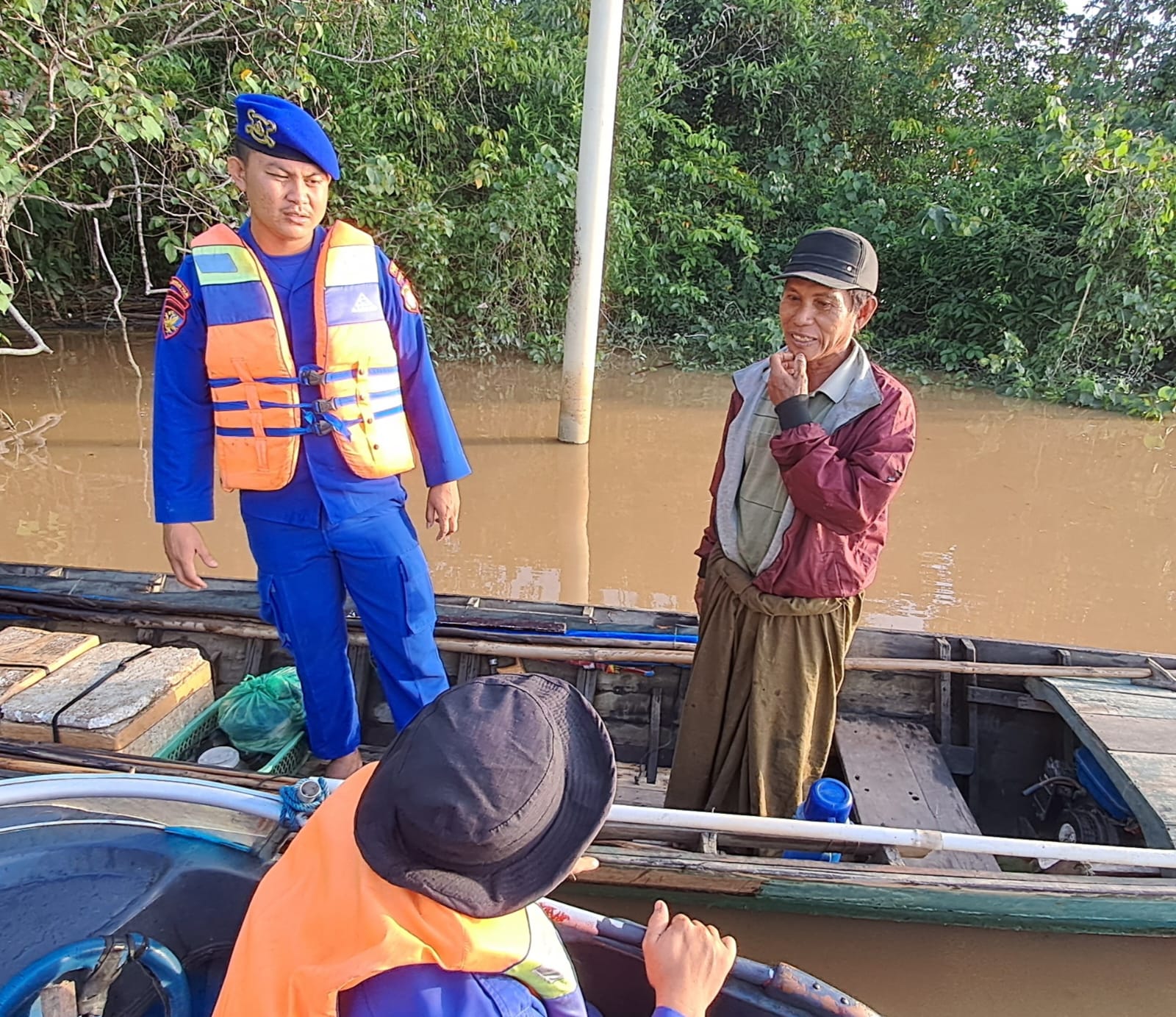 Cegah Ilegal Fishing, Personel KP XVIII- 2002 Ditpolairud Gencarkan Imbauan Kepada Nelayan