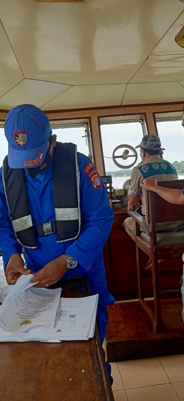 Pastikan Pelayaran Aman, Ditpolairud Masifkan Kegiatan Patroli di Das Barito