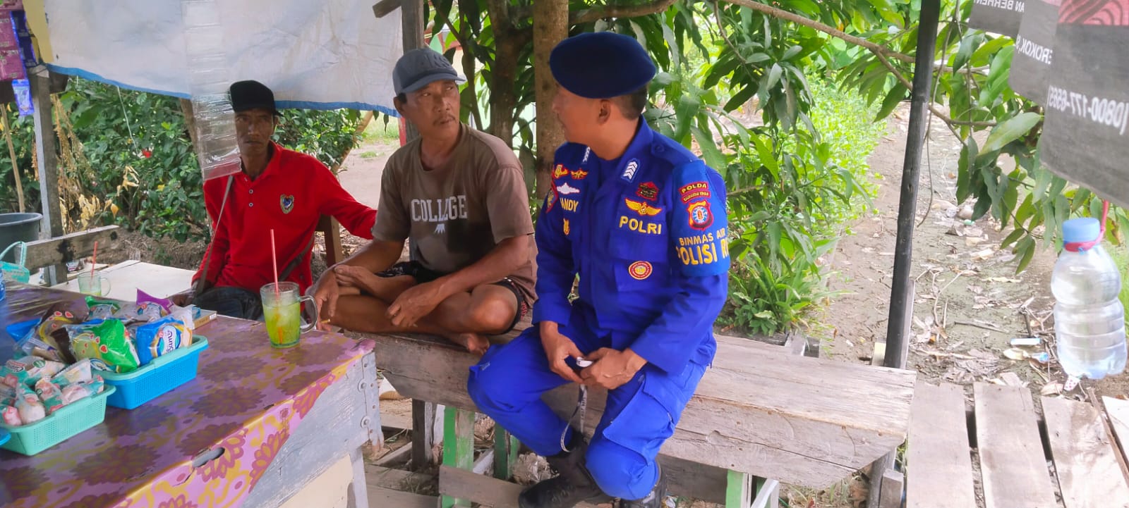 Sambangi Warga Di Desa Samuda, Polisi RW Ditpolairud Sampaikan Hal Ini