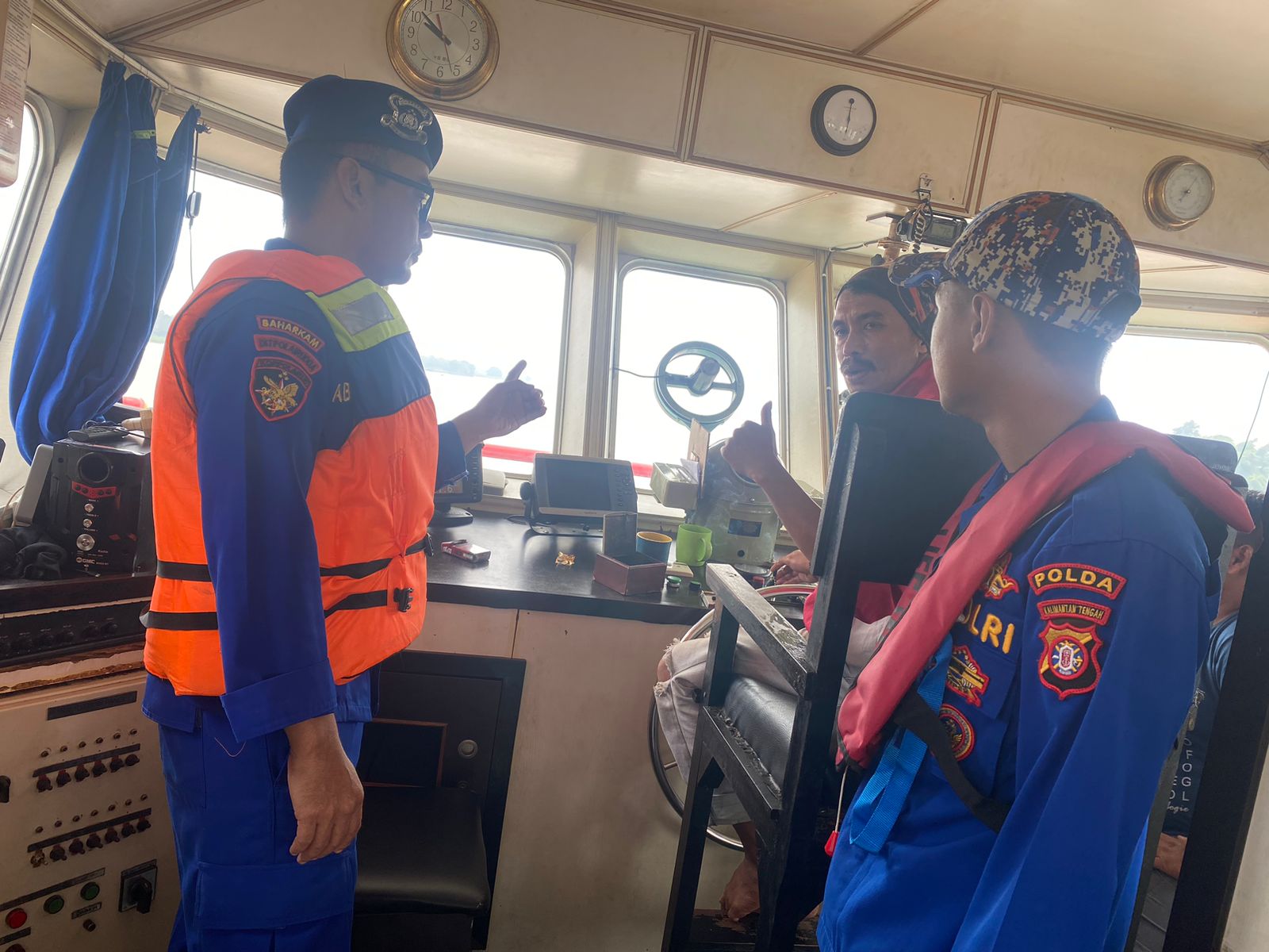 Pastikan Pelayaran Das Barito Aman, Personel Ditpolairud Berikan Pemahaman Bahaya Narkoba