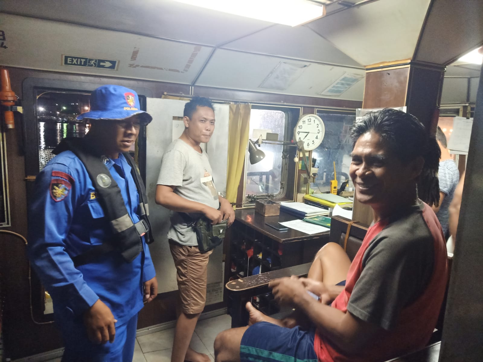 Cegah Peredaran Narkoba Jalur Perairan, Personel Kapal Polisi XVIII - 2006 Ditpolairud Lakukan Penyuluhan Dan Pemeriksaan Angkutan Di Das Mentaya