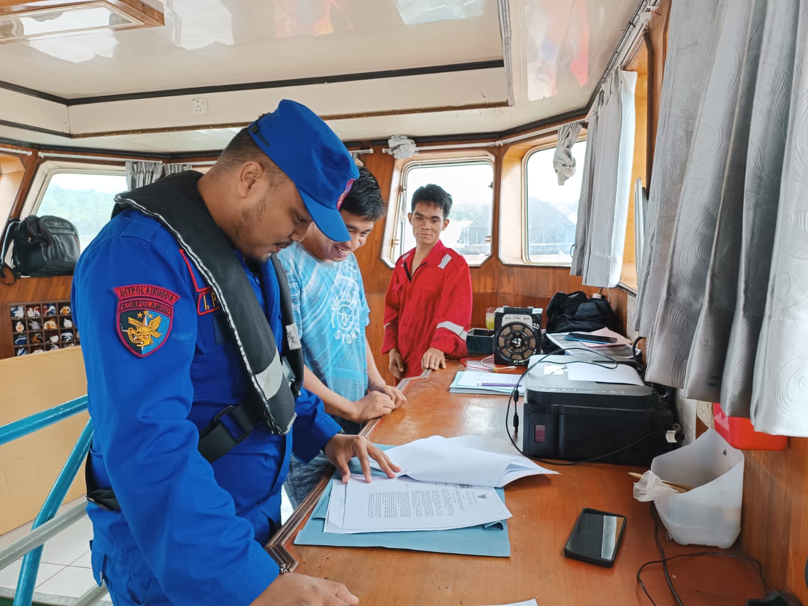 Upaya Preventif Ditpolairud, Personel KP XVIII 2001 Cek Kapal Yang Melintasi Sungai Barito