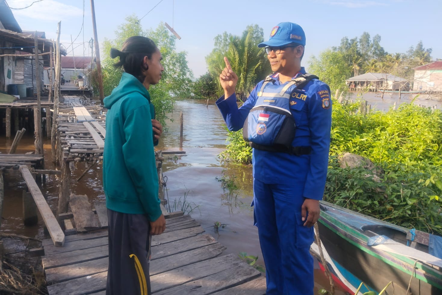 Sapa Warga Pesisir Batanjung, Ditpolairud Sisipkan Pesan Kamtibmas