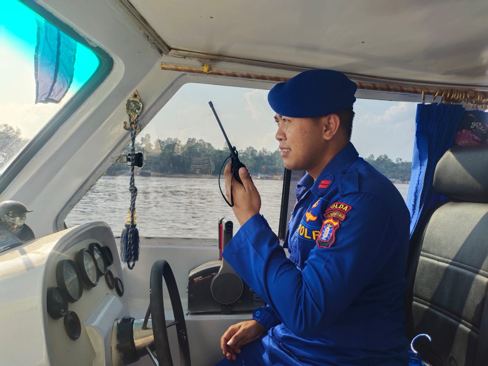 Melalui Channel 16 VHF Personel KP XVIII 2001 Ditpolairud Ingatkan Pengguna Transportasi Air Jauhi Narkoba