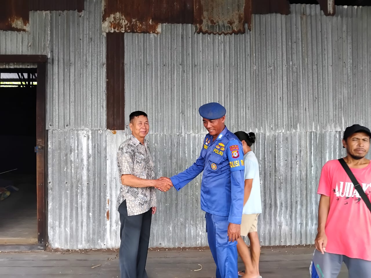 Ditpolairud Ajak Masyarakat Bantaran Sungai Mentaya Bijak Dalam Bermedsos