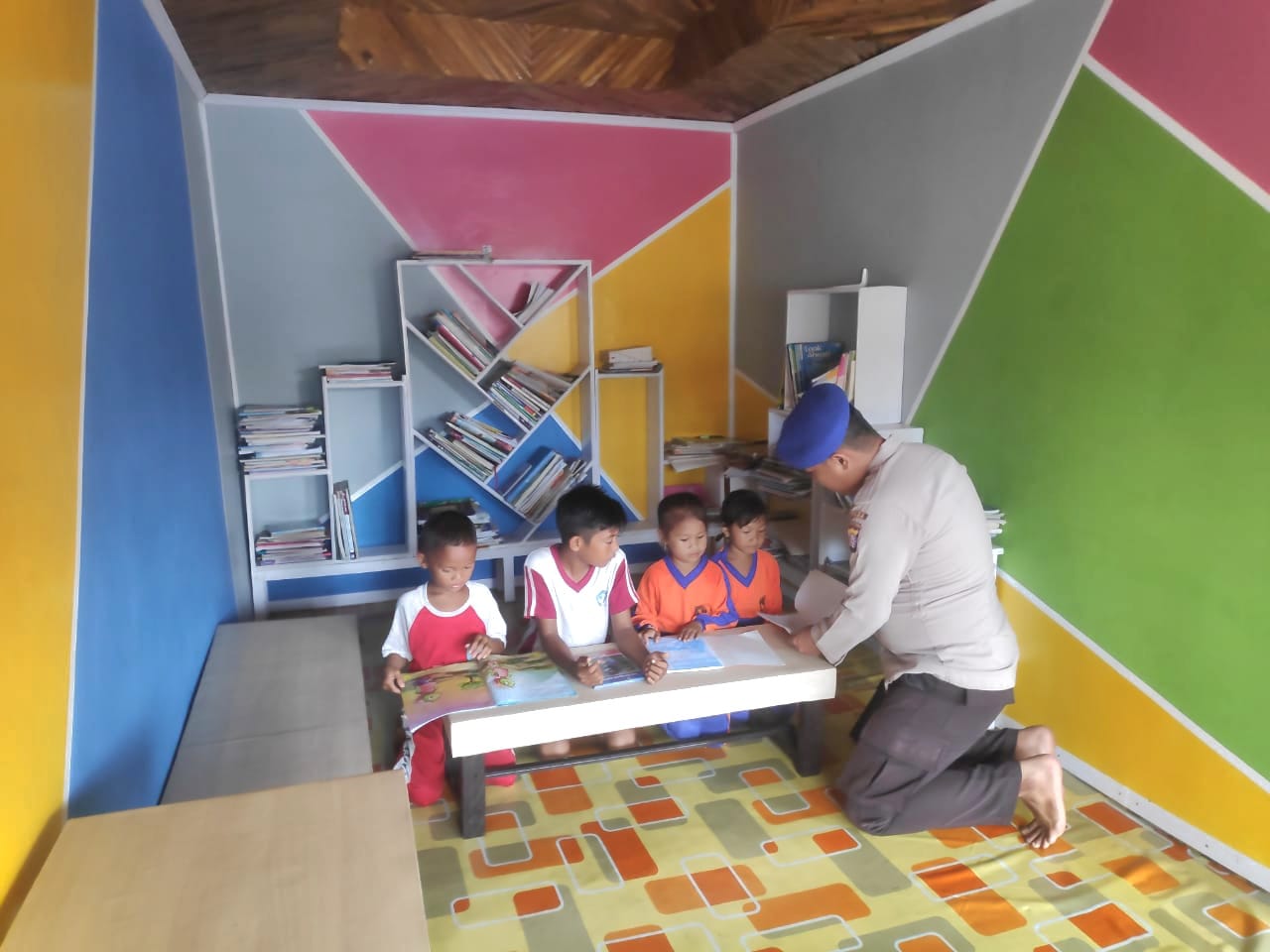 Memfasilitasi Belajar, Mako Perwakilan Pegatan Masih Rutin Dikunjungi anak-anak Pesisir Desa Pegatan