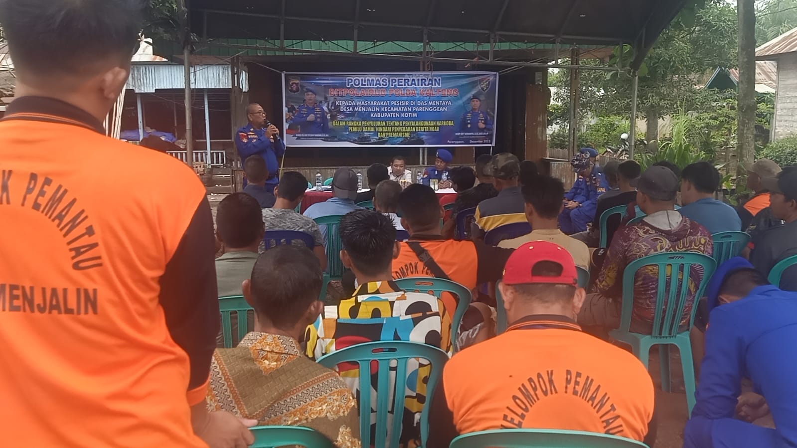 Dekatan Polri Dengan Masyarakat Pesisir, Ditpolairud Laksanakan Giat Polmas Di Desa Menjalin