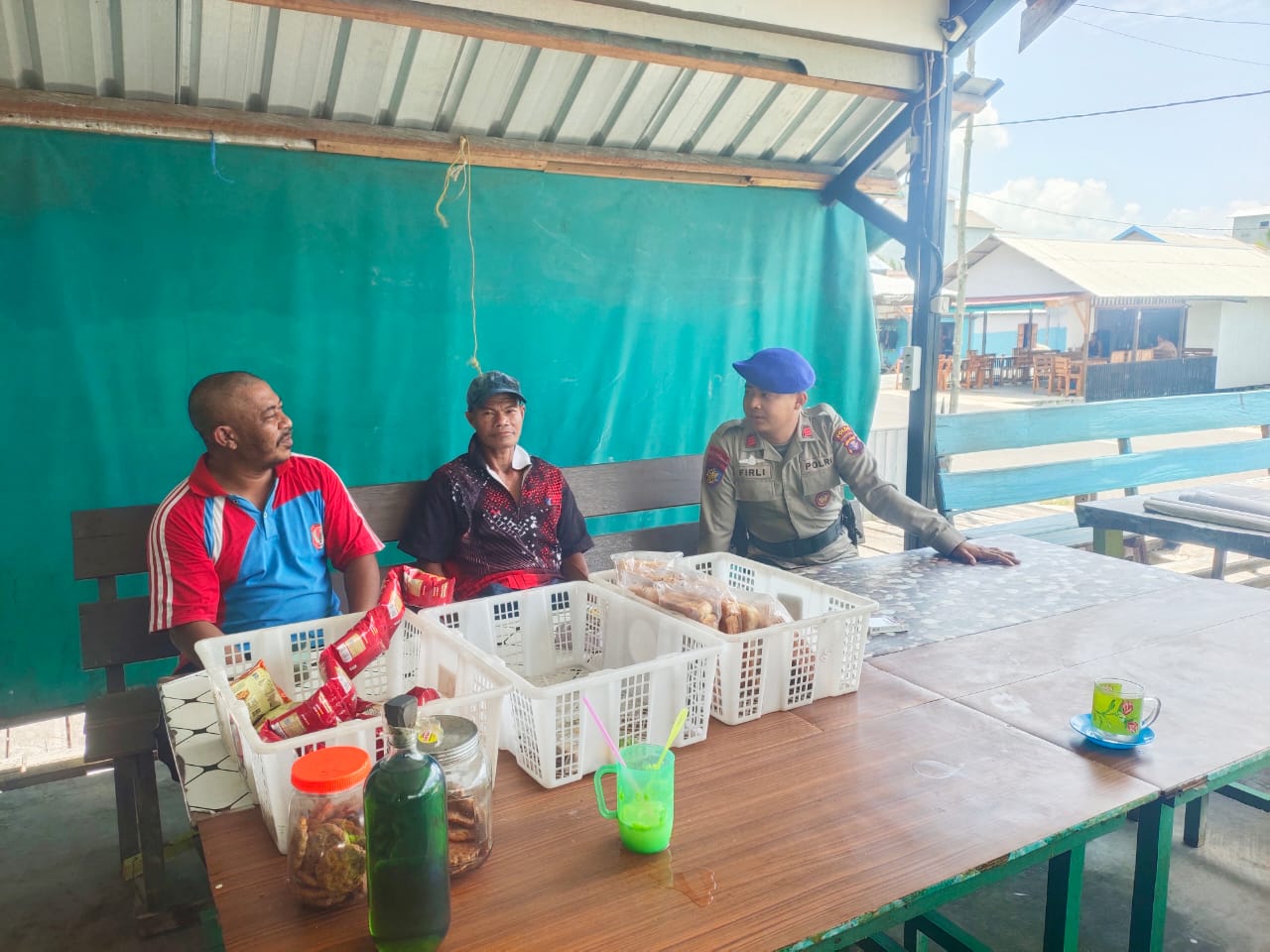 Bincang Santai Dengan Warga Kuala Jelai, Ditpolairud Sisipkan Pesan Kamtibmas