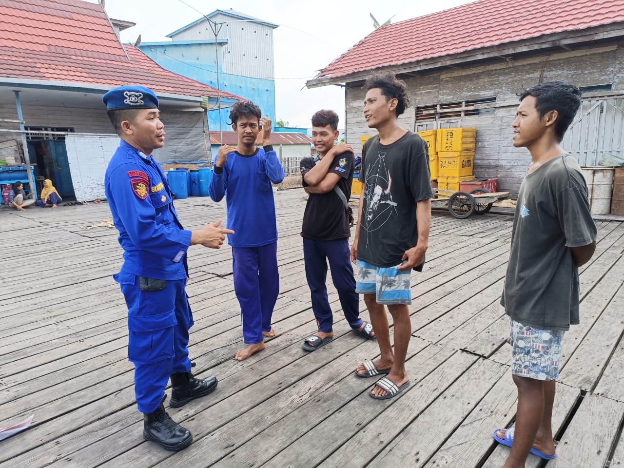 Kemarau Di Sejumlah Wilayah Indonesia, Personel Ditpolairud Imbau Masyarakat Jelai Turut Jaga Lingkungan