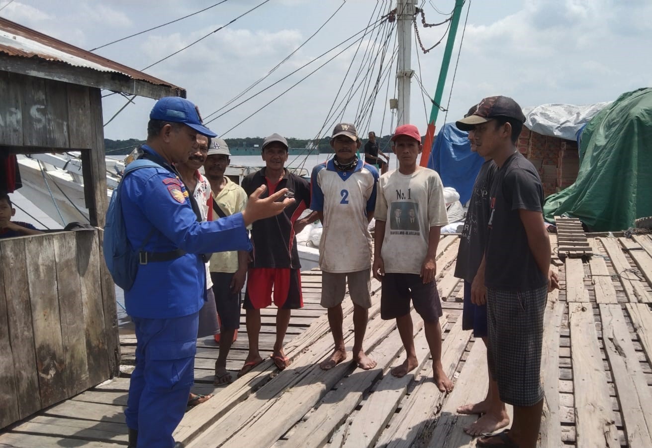 Ciptakan Kondusifitas Perairan Di Das Mentaya, KP 1004 Ditpolairud Sosialisasikan Keselamatan Berlayar