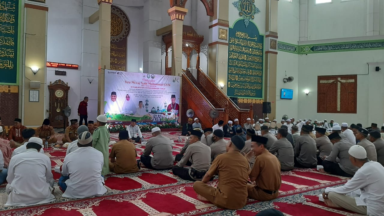 Personel Ditpolairud Hadiri Peringatan Isra Mi'raj Nabi Muhmamad SAW di Masjid Islamic Center Kotim