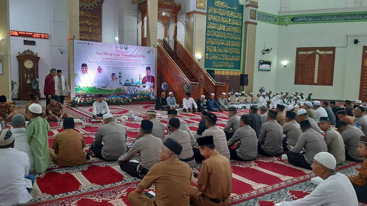 Personel Ditpolairud Hadiri Peringatan Isra Mi'raj Nabi Muhmamad SAW di Masjid Islamic Center Kotim