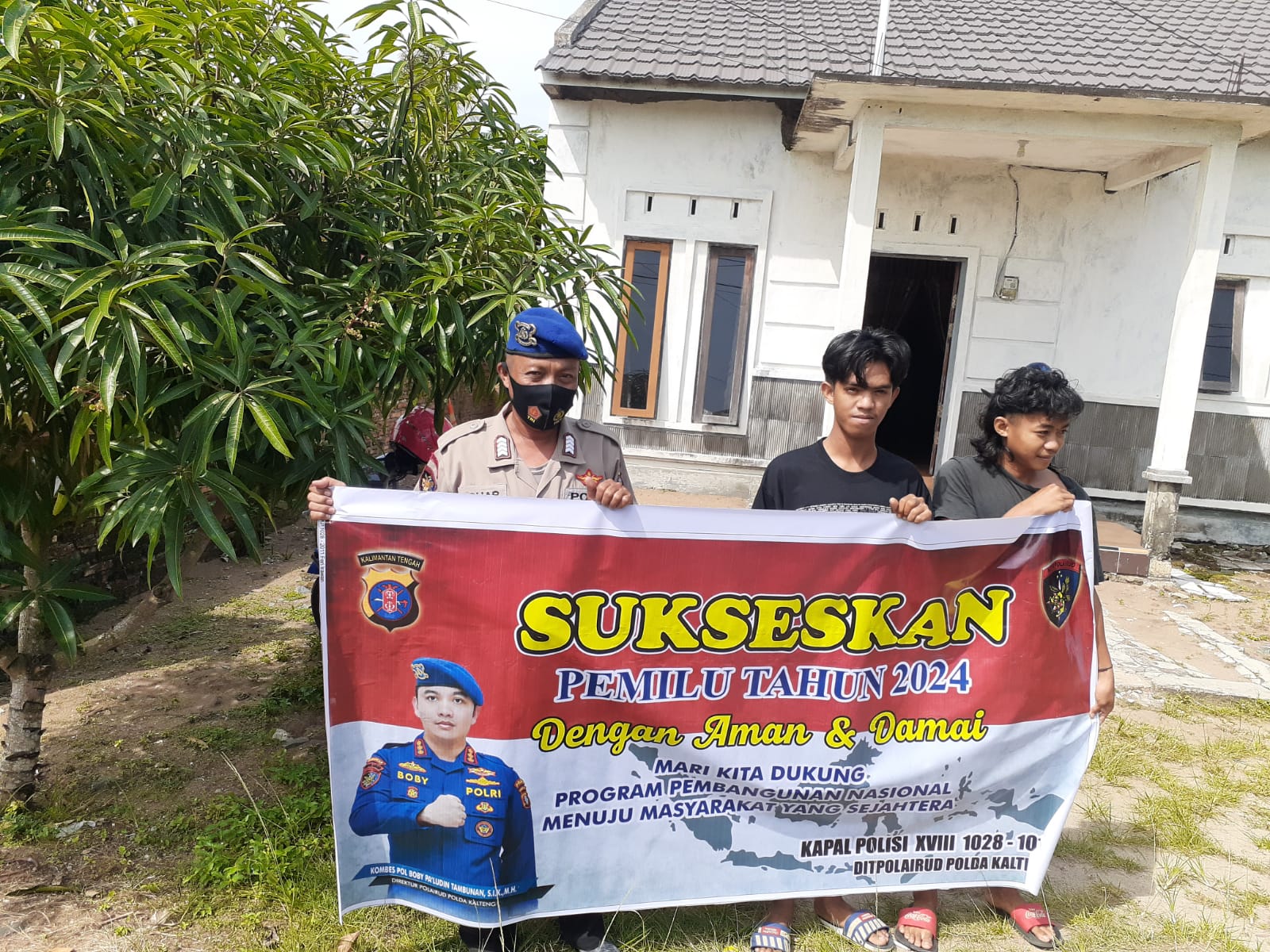 Jelang Pemilu 2024, Personel Ditpolairud Imbau Warga Kuala Pembuang Agar Jaga Kondusifitas