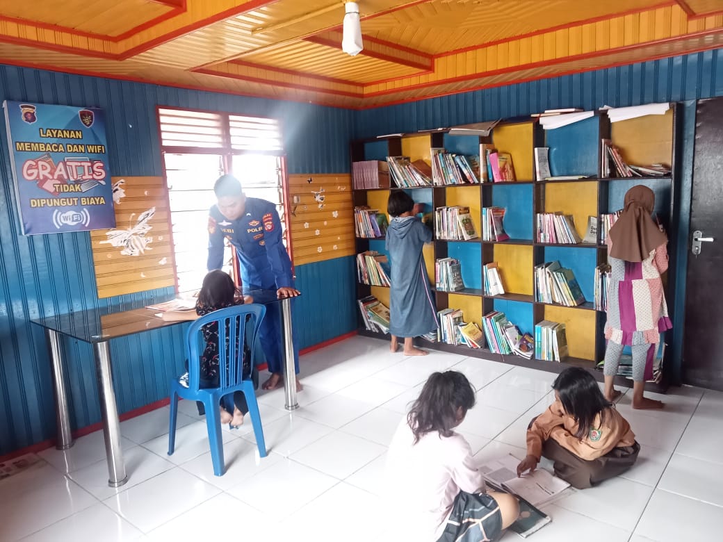 Ajak Baca Buku, Investasi Murah Demi Masa Depan Anak