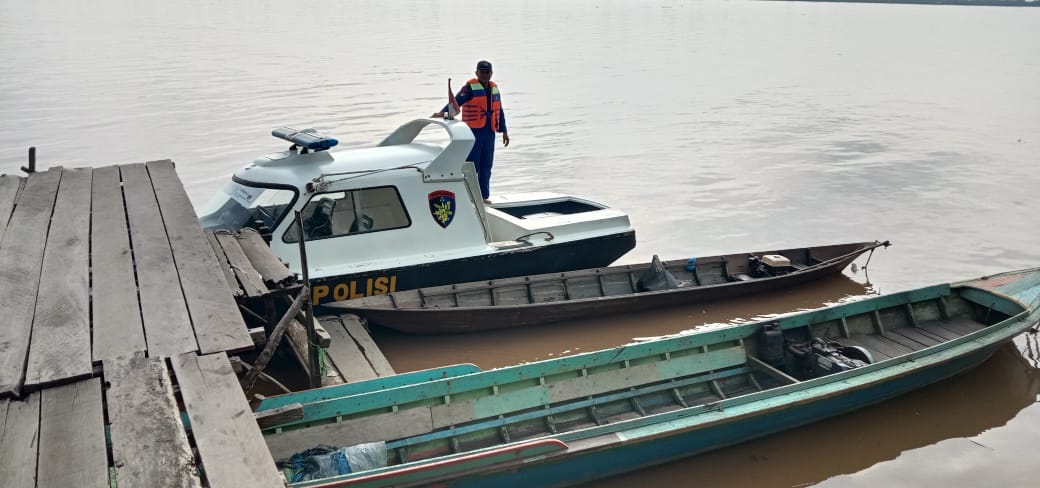 Ditpolairud Laksanakan Patroli Harkamtibmas Dan Berikan Imbauan Kamtibmas Di Wilkum Das Kahayan Bahaur