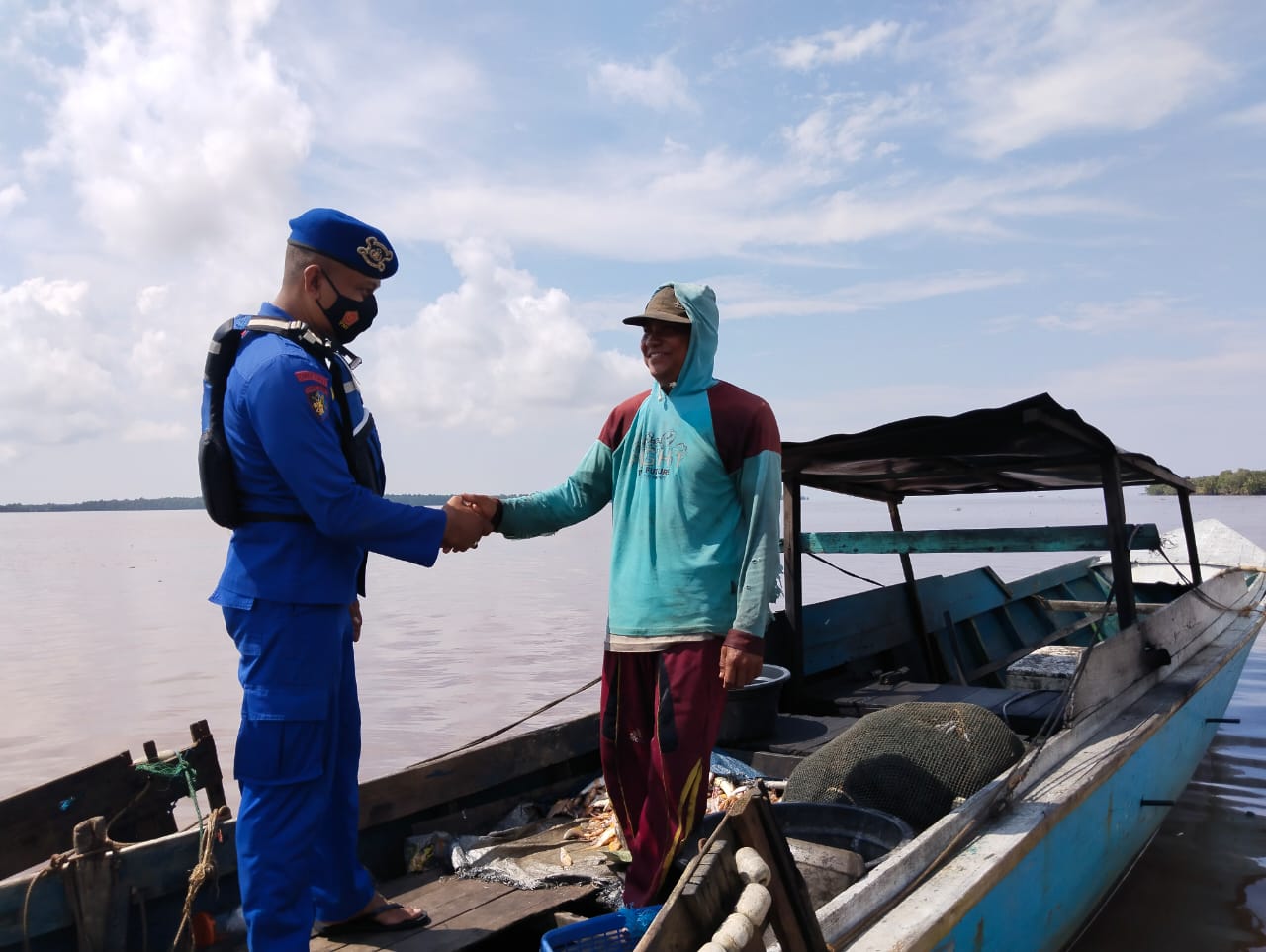 Terus Berikan Rasa Aman Kepada Masyarakat Pesisir dan Banataran Sungai, Ditpolairud Deteksi Dini Gangguan Kamtibmas