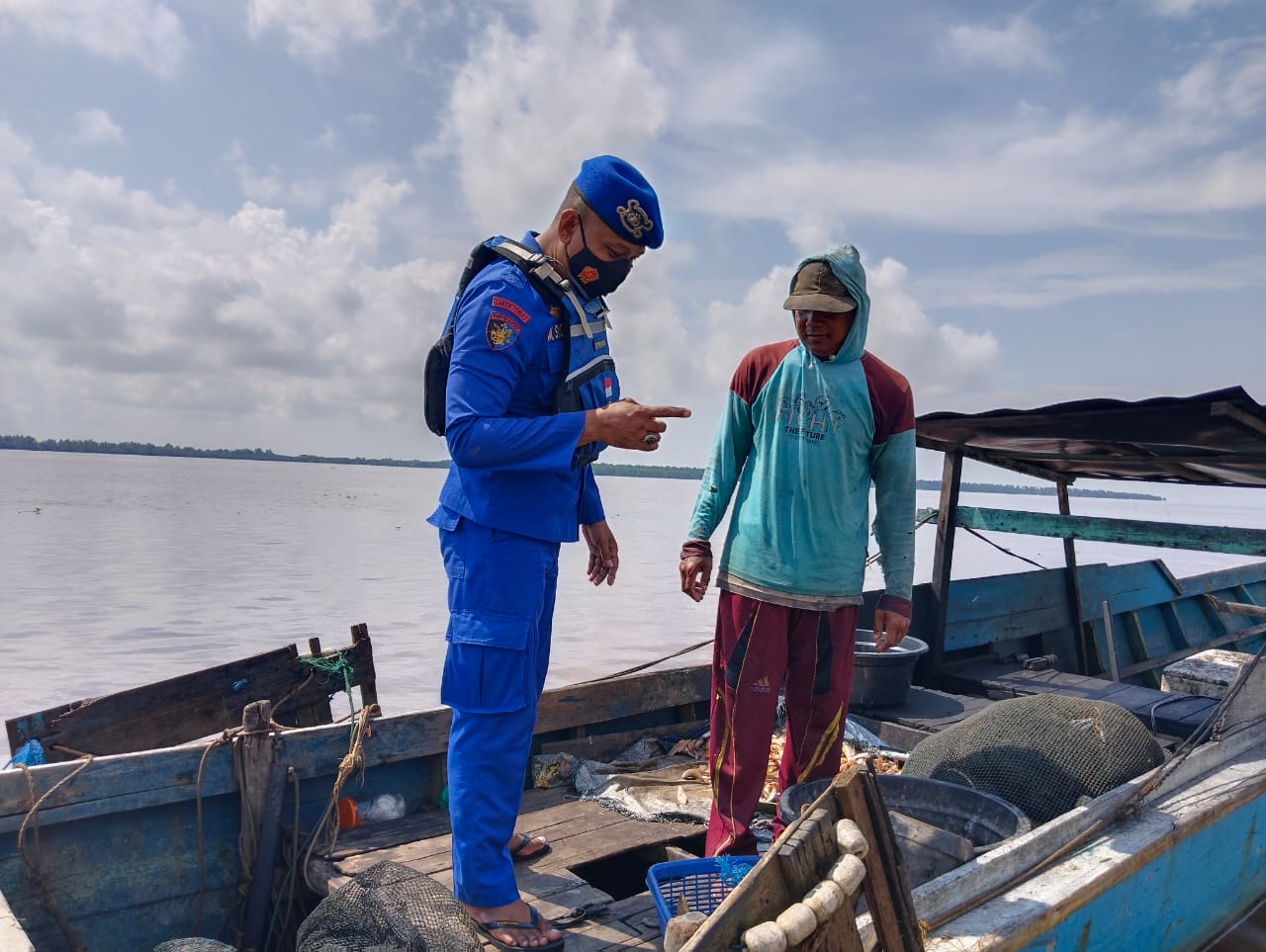 Terus Berikan Rasa Aman Kepada Masyarakat Pesisir dan Banataran Sungai, Ditpolairud Deteksi Dini Gangguan Kamtibmas