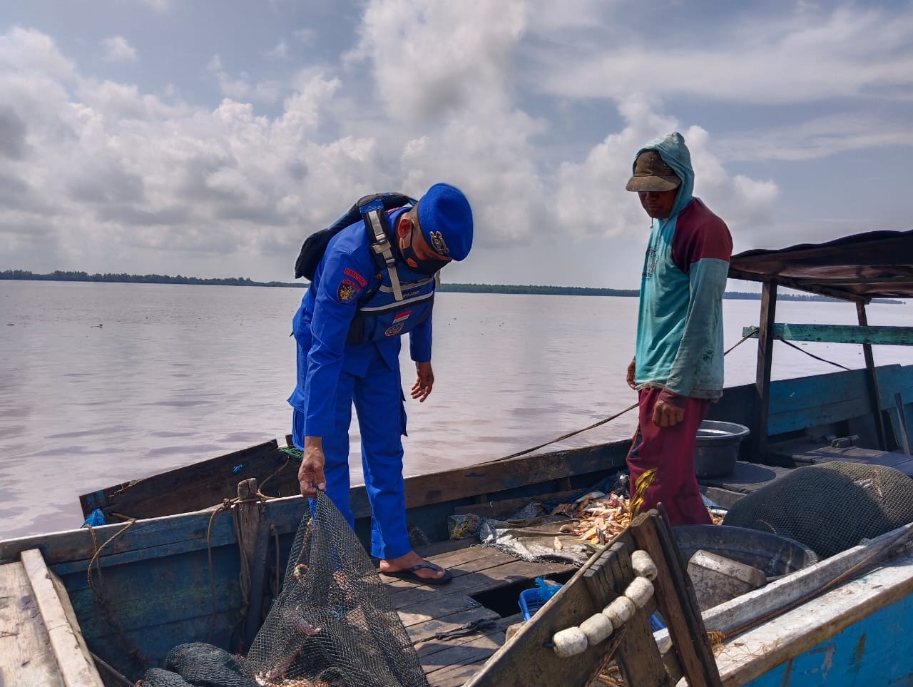 Terus Berikan Rasa Aman Kepada Masyarakat Pesisir dan Banataran Sungai, Ditpolairud Deteksi Dini Gangguan Kamtibmas