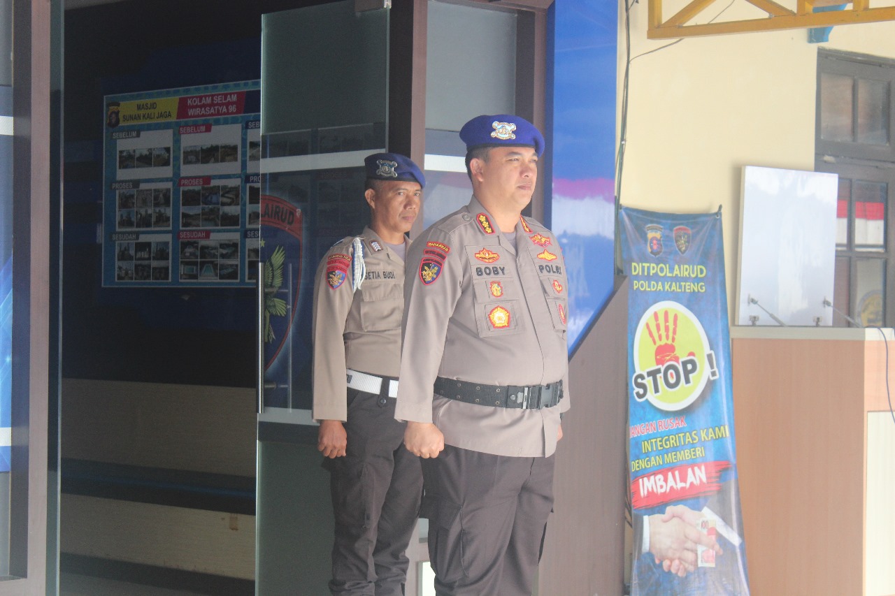 Dirpolairud Adakan Upacara Pemberian Penghargaan Kepada Personel Yang Berprestasi 