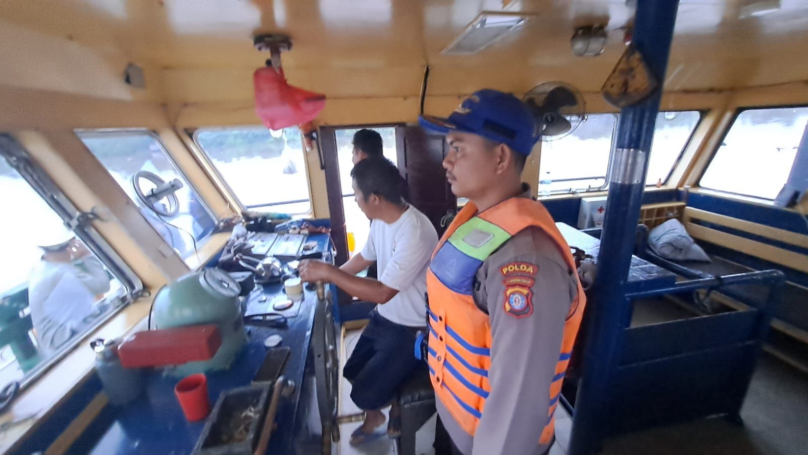 Sosialisasikan Pentingnya Alat Keselamatan Saat Berlayar, Ditpolairud 
