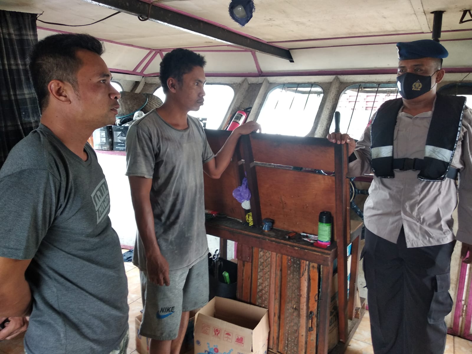 Ciptakan Alur Pelayaran Yang Aman, Personel Ditpolairud Rutin Laksanakan Patroli