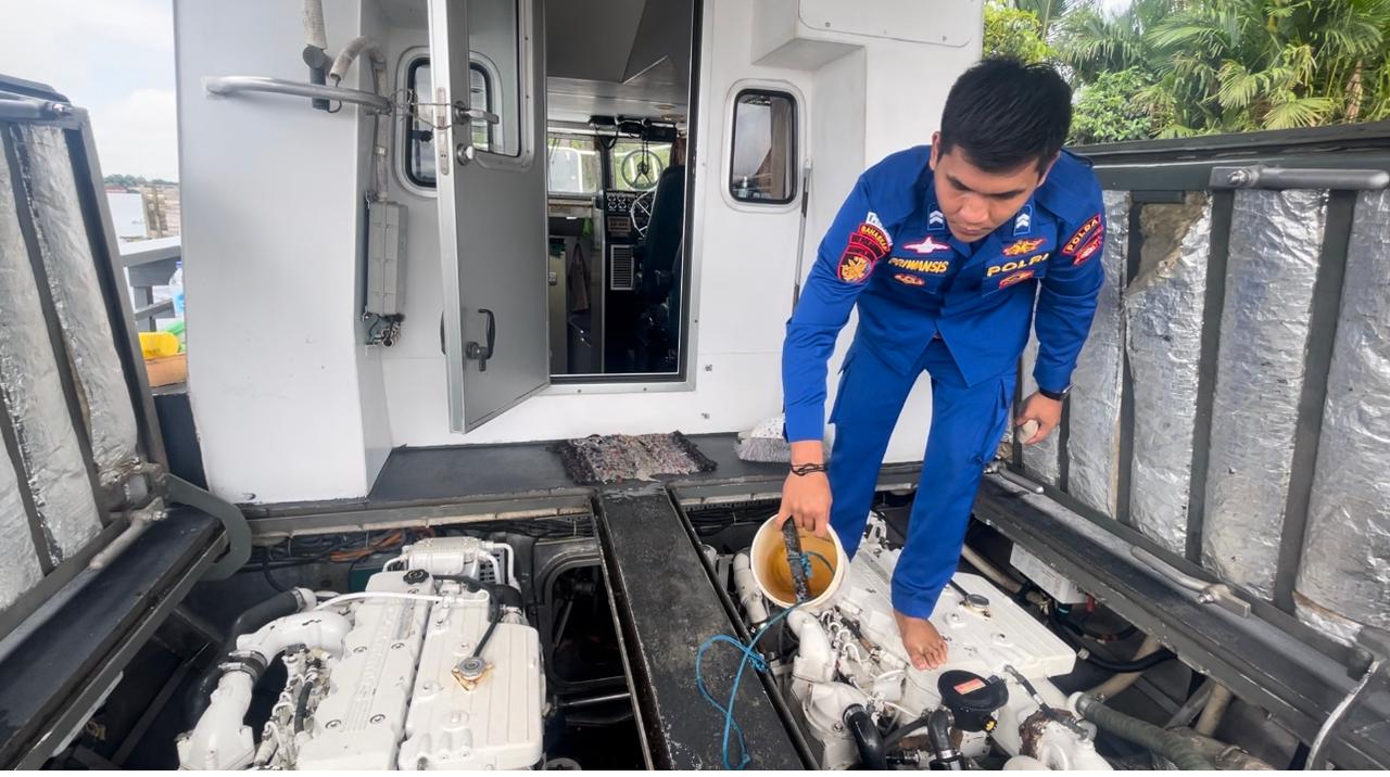 Guna Maksimalkan Kegiatan Patroli, Ditpolairud Rutin Lakukan Perawatan Kapal