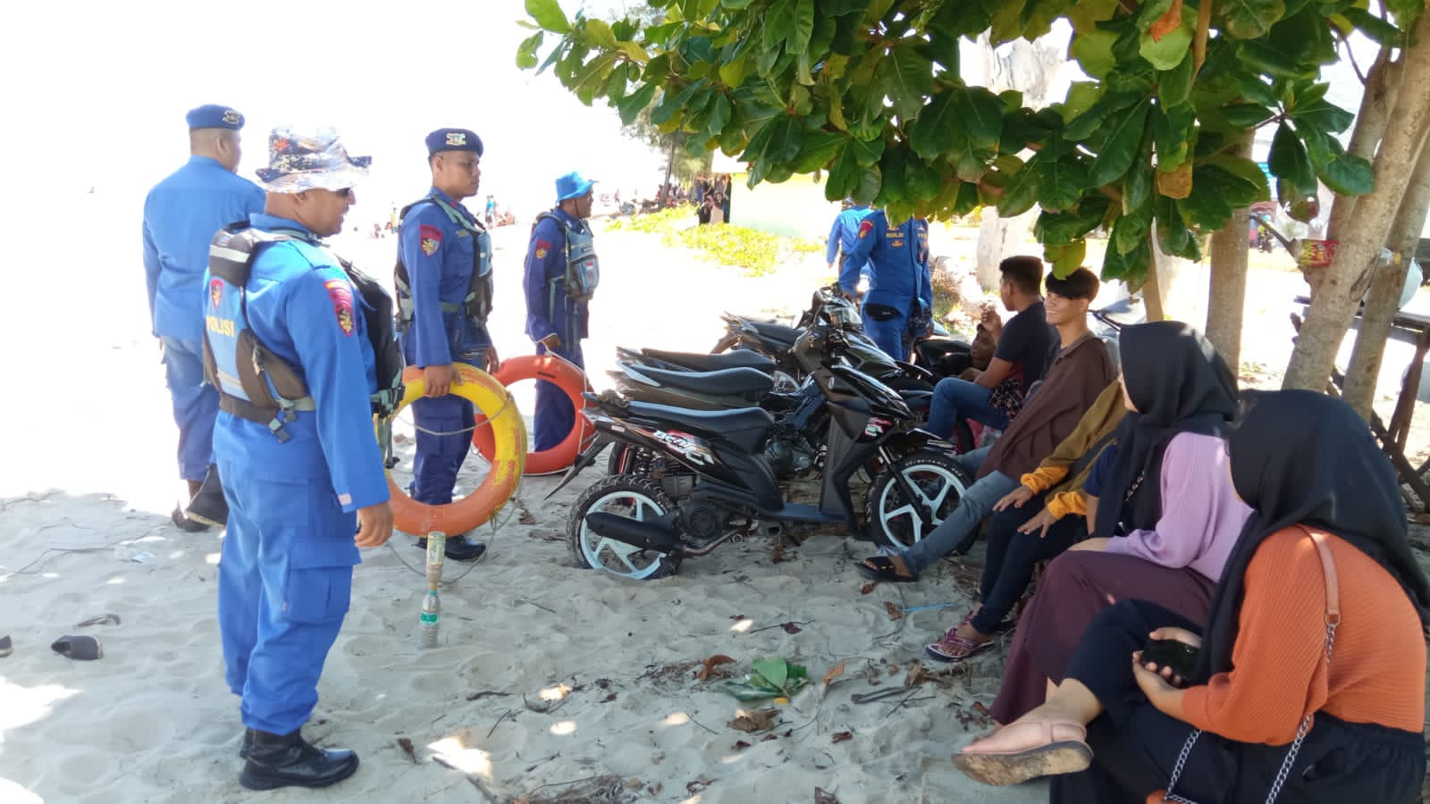 Hari Raya Lebaran, Ditpolairud Turunkan Tim Pengamanan Bersiaga di Pantai