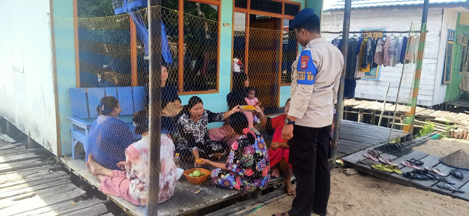 Kunjungi Pemukiman Warga, Polisi RW Sisipkan Pesan Kamtibmas