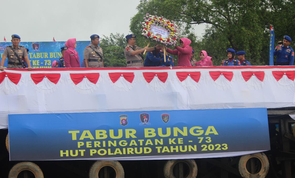 Dirpolairud Kombes Pol Boby Pimpin Upacara Tabur Bunga Dalam Rangka HUT Ke -73 Polairud
