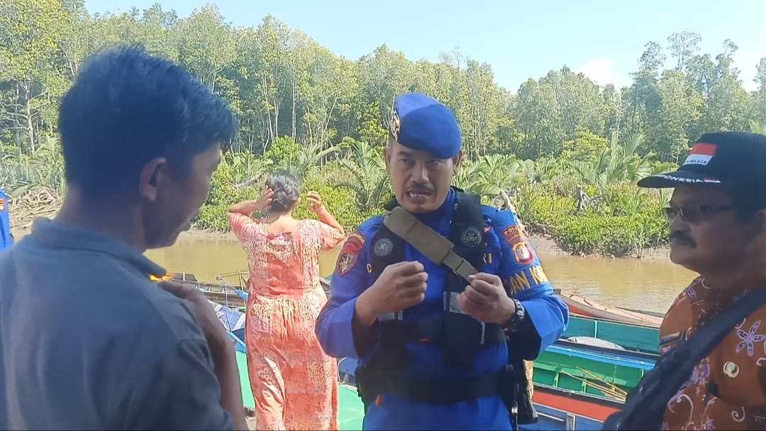 KP XVIII - 2006 Ditpolairud Berikan Edukasi Tentang Mitigasi Bencana Kepada Masyarakat