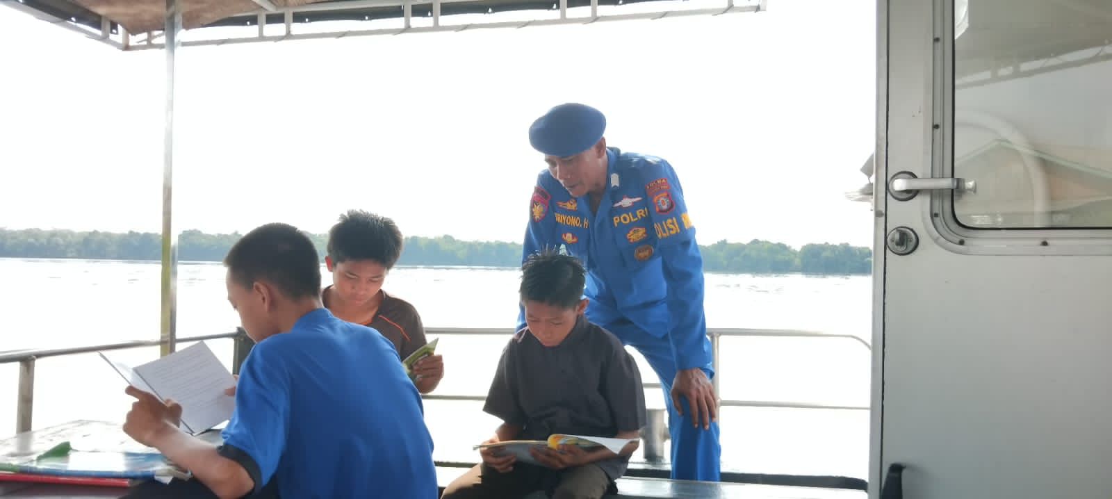 Tingkatkan SDM Masyarakat Bantaran Sungai, KP 2005 Berikan Pelayanan Perpustakaan