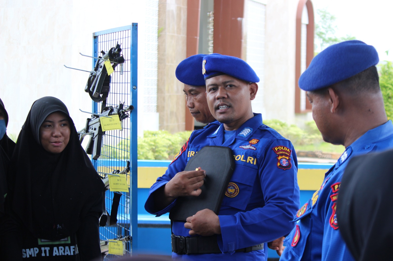 Pelajar SMP Islam Terpadu Arafah Sampit Kunjungi Mako Ditpolairud