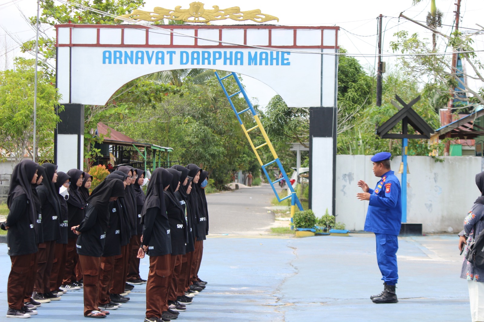 Pelajar SMP Islam Terpadu Arafah Sampit Kunjungi Mako Ditpolairud