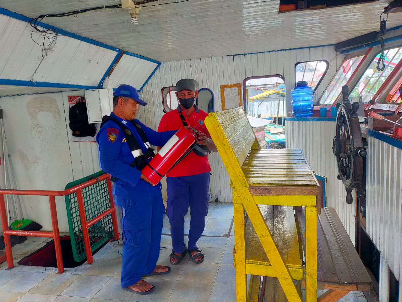 Gelorakan Melek Keselamatan Saat Berlayar, Ditpolairud Cek Alat Keselamatan di Das Mentaya