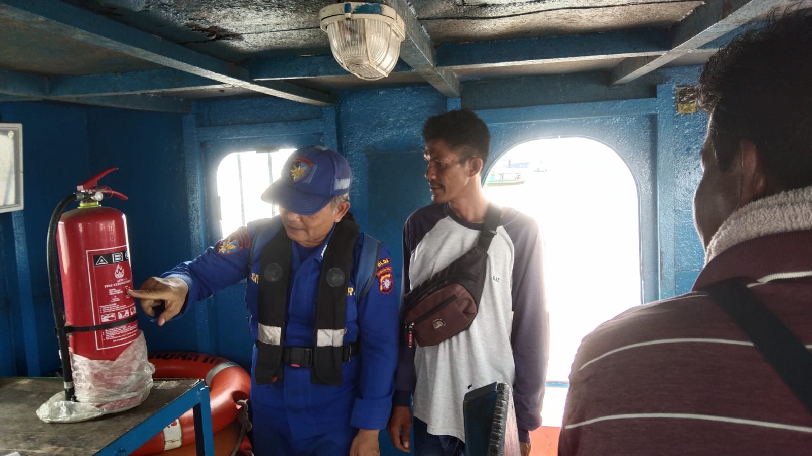 Pastikan Keselamatan Penumpang Fery Penyeberangan, Ditpolairud Cek Alat Keselamatan