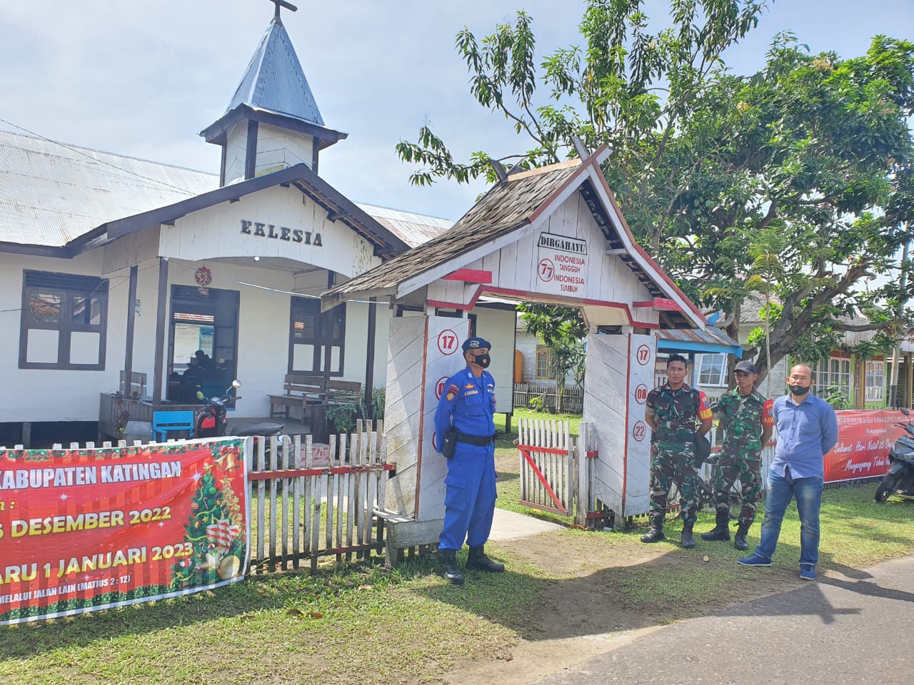 Berikan Rasa Aman, Personel Ditpolairud Laksanakan Pengamanan Gereja GKE Eklesia Di Pegatan Hilir 