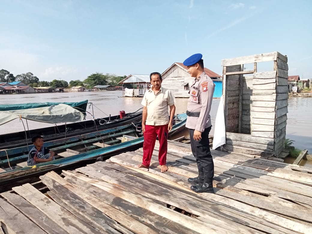 Personel Mako perwakilan Palangkaraya Laksanakan Giat sambang Masyarakat pesisir Das Kahayan