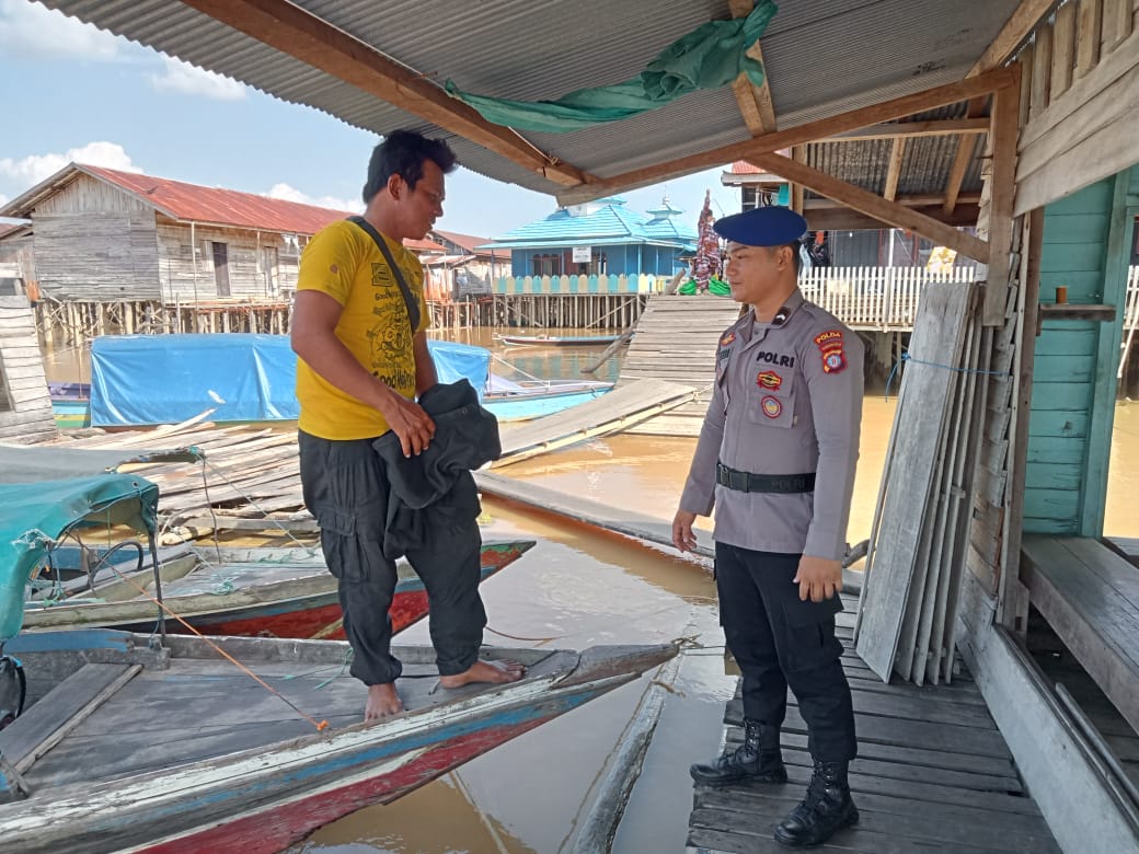 Personel Mako perwakilan Palangkaraya Laksanakan Giat sambang Masyarakat pesisir Das Kahayan