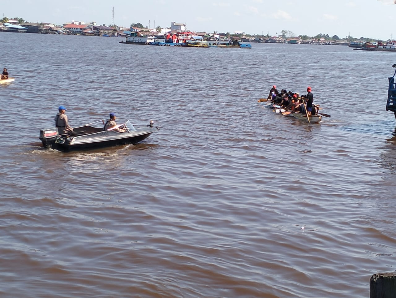 Ditpolairud Turunkan 2 Kapal Patroli Untuk Mengamankan Area Perlombaan Dayung di Sungai Mentaya