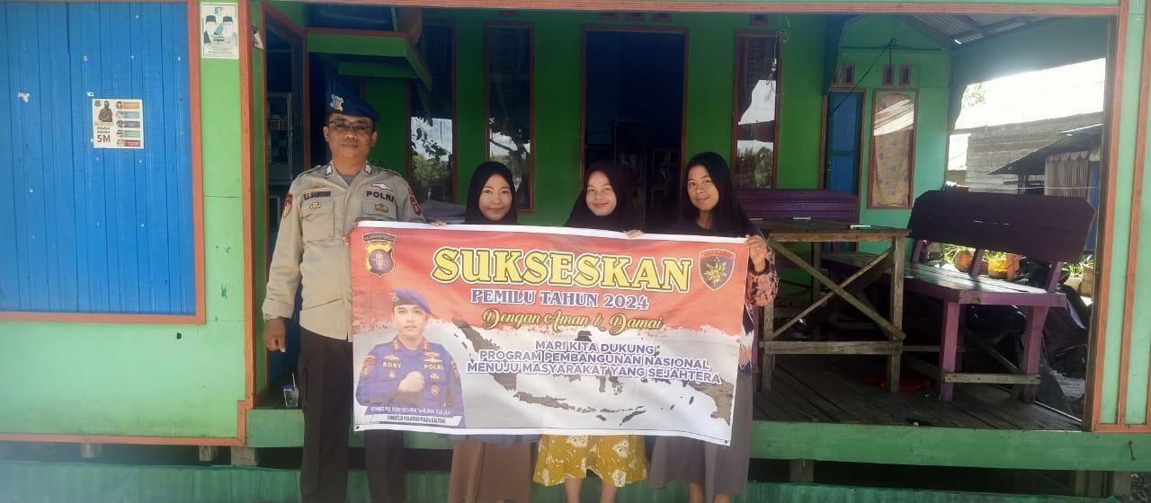 Personel Ditpolairud Ajak Warga Desa Palangkau Lama Turut Jaga Kondusifitas Kamtibmas Jelang Pemilu 2024