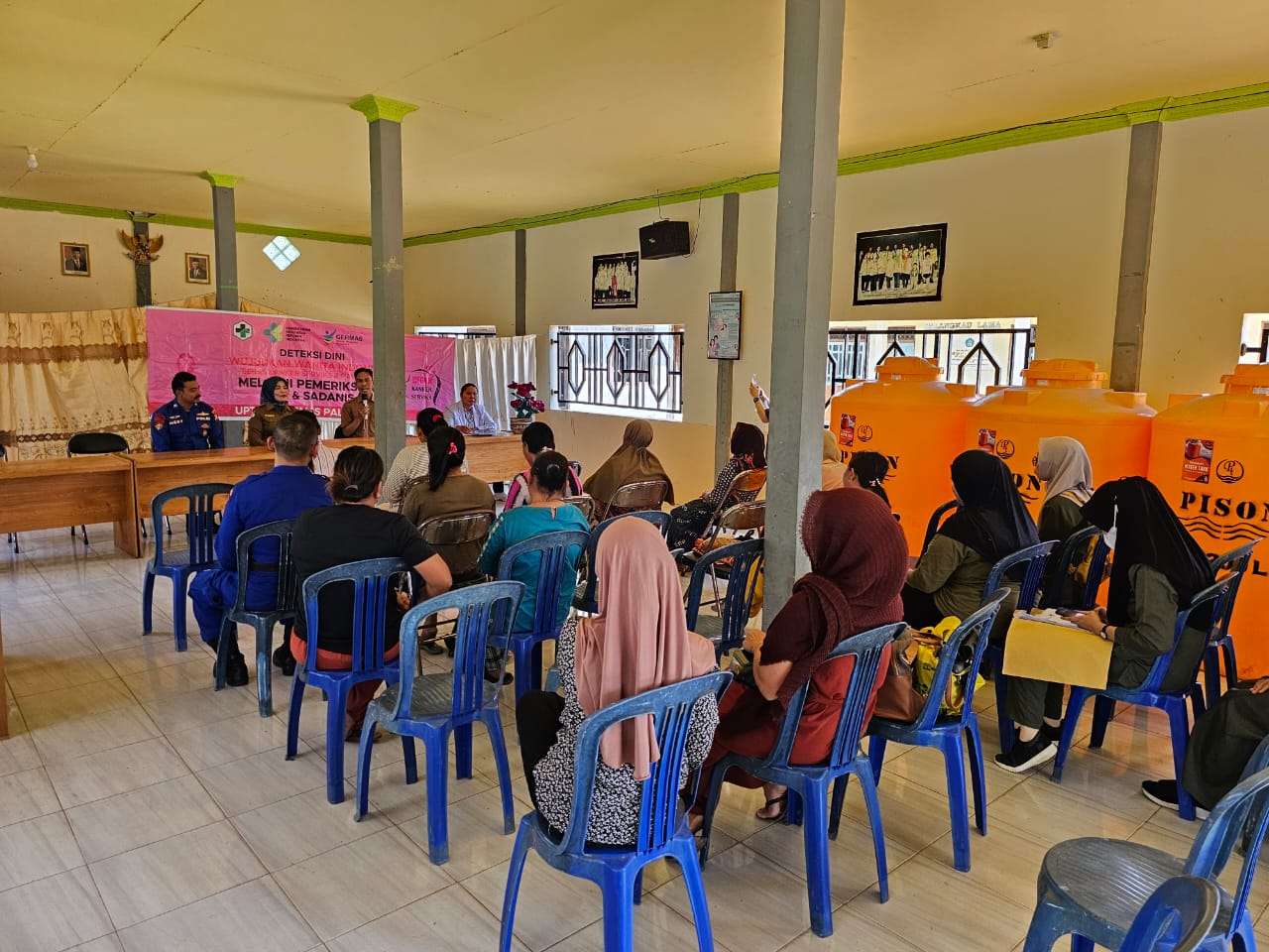 Klinik Terapung Kapal KP XVIII 2007 Ditpolairud Laksanakan Bakti Kesehatan di Desa Palangkau Lama