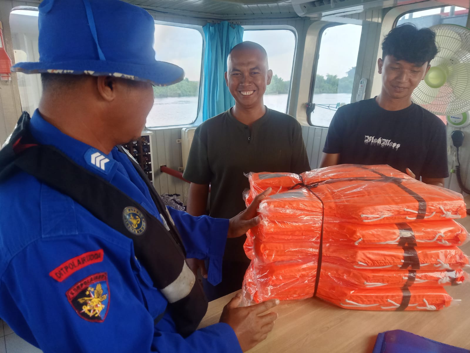 Antisipasi Pelanggaran, Ditpolairud Periksa Dokumen Kapal dan Cek Alat Keselamatan