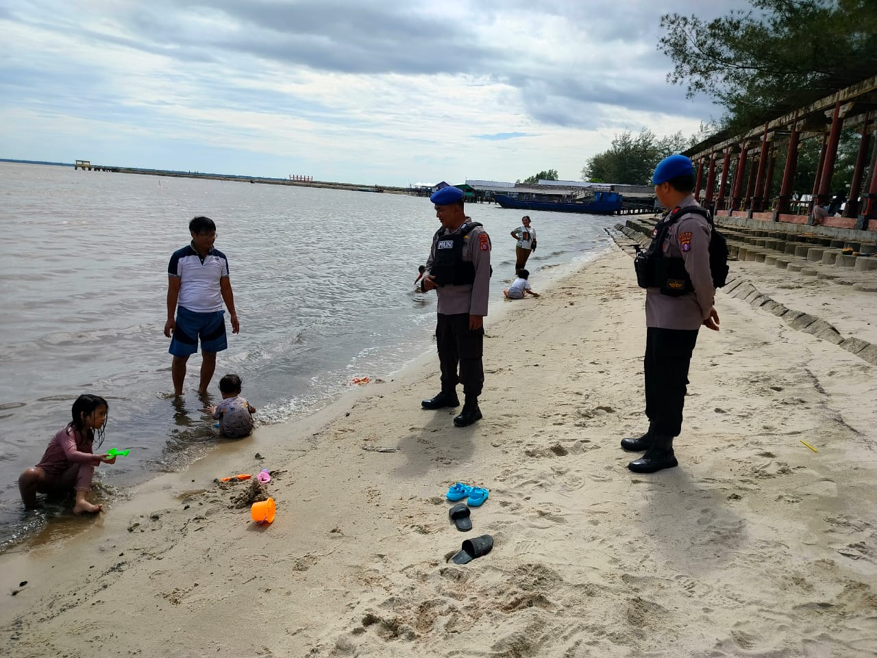 Melaksanakan Patroli Perairan di Das Kumai, Ditpolairud Polda Kalteng Pastikan Pelayaran Aman dan Kondusif