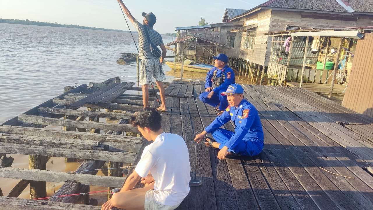 Cegah Isu Negatif Pemilu 2024, Ditpolairud Gencarkan Sambang Masyrakat Das Kahayan