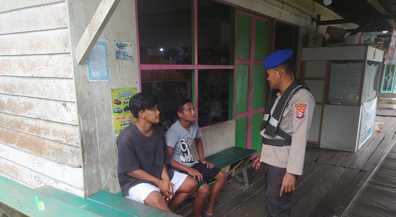 Tingkatkan Kesadaran Kebersihan Lingkungan, Ditpolairud Imbau Masyarakat Pesisir Untuk Tidak Membuang Sampah Ke Sungai