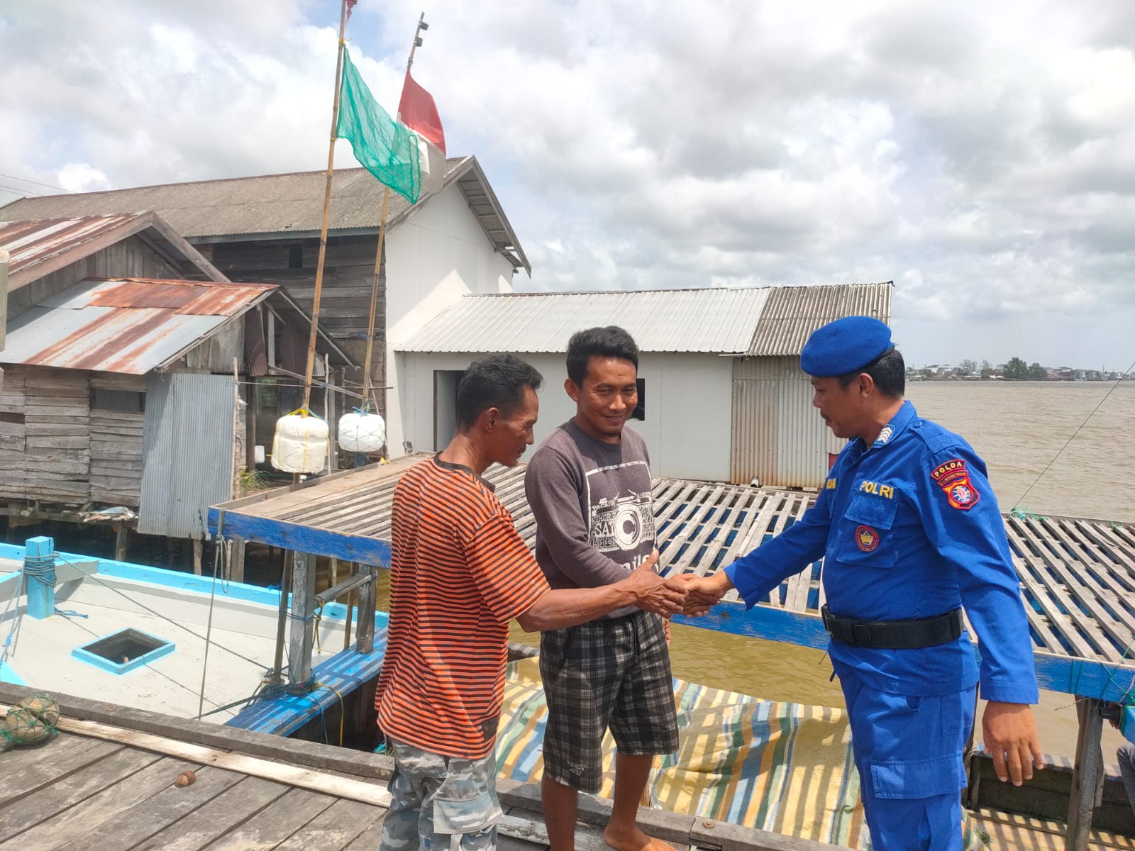 Berikan Imbauan Keselamatan, Ditpolairud Sambangi Nelayan di Seruyan